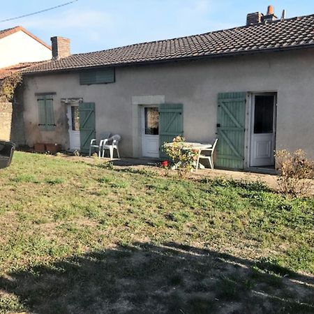 Charmante Maison A Mouterre-Silly Avec Jardin Et Terrasse Exterior foto